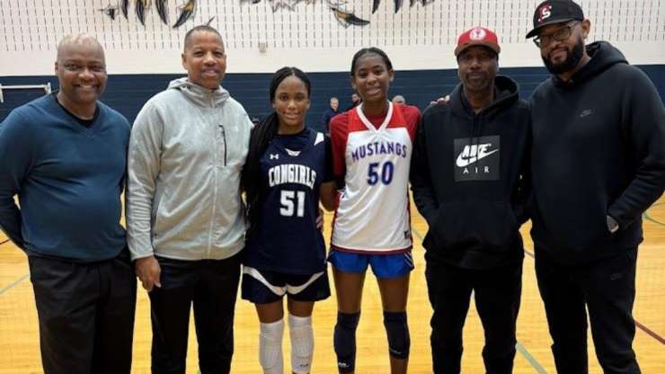 JEBBS 2030 Class Rising Stars Jasmine Bedford and Lauren Smith pictured with Coach Brown, Coach Holcombe, Coach Mo and Coach Webster During The Collin County Hoop Fest Basketball Tournament.